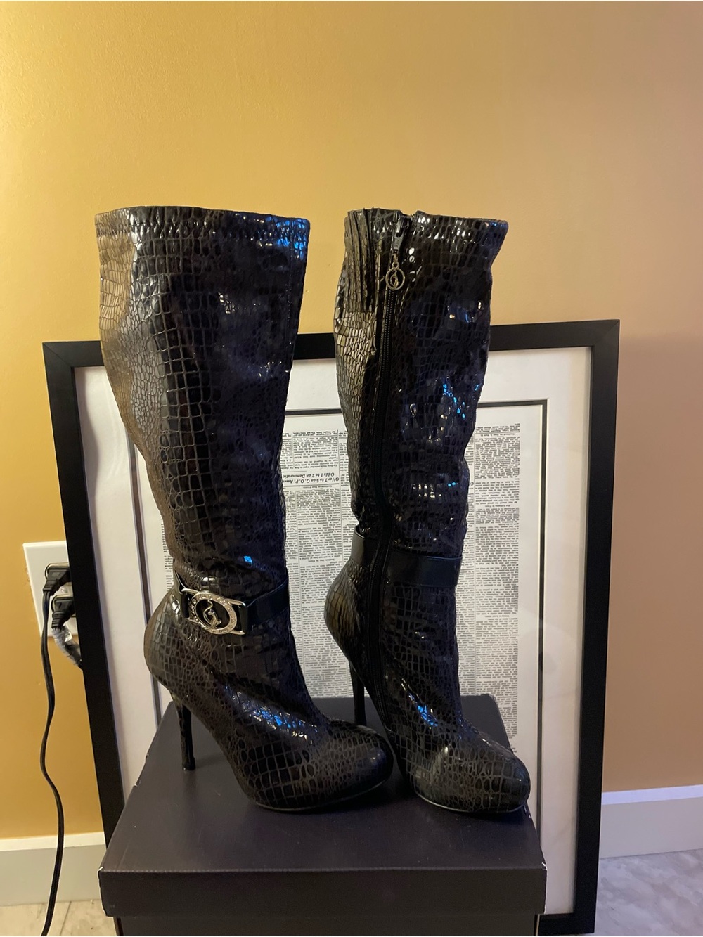 Gorgeous vintage Baby Phat stiletto boots in sleek black croc-embossed- Size 7 - Picture 3 of 5